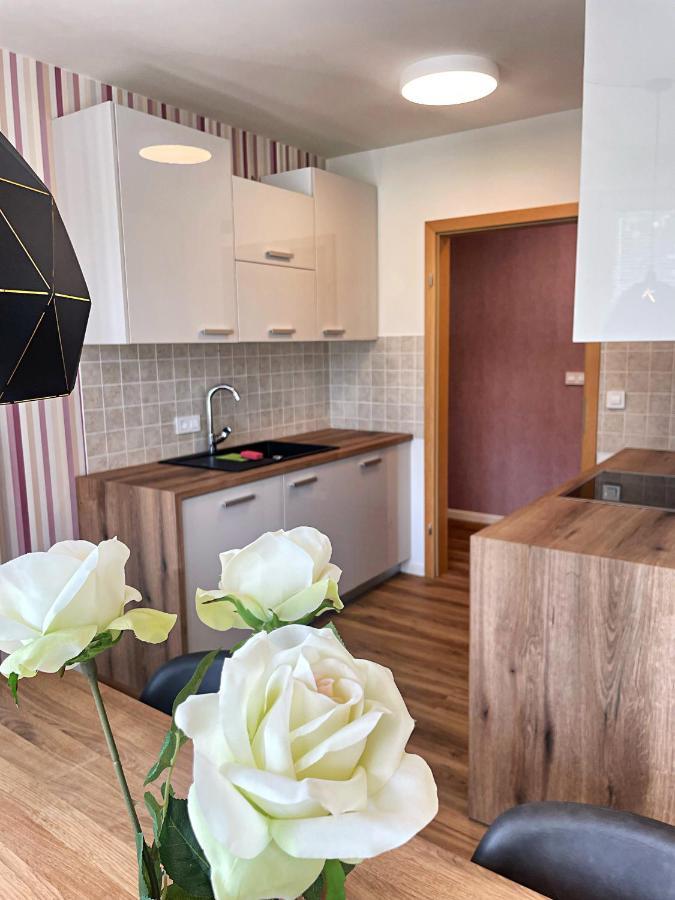 לאסצה Vila Urbana Luxury Apartments מראה חיצוני תמונה