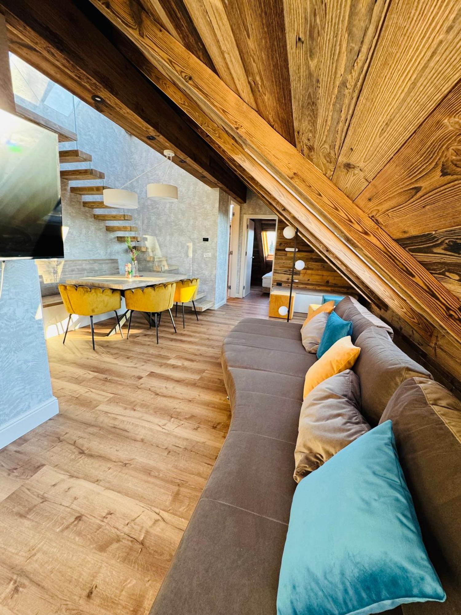 לאסצה Vila Urbana Luxury Apartments מראה חיצוני תמונה